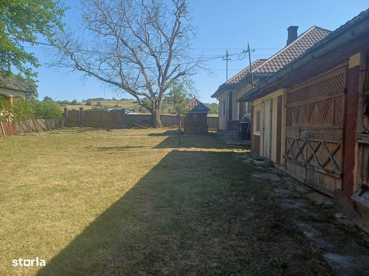 Casă cu 4 camere în Asuaju de Sus
