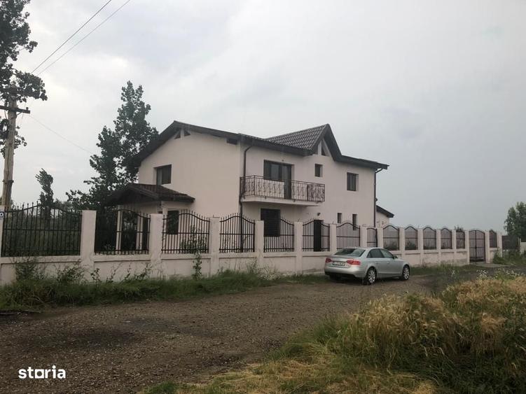 Casă cu 4 camere în Petrăchioaia