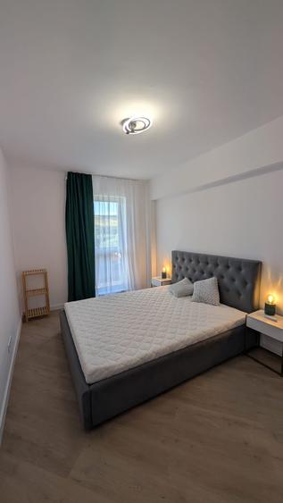 Apartament cu 3 camere semidecomandat în Florești