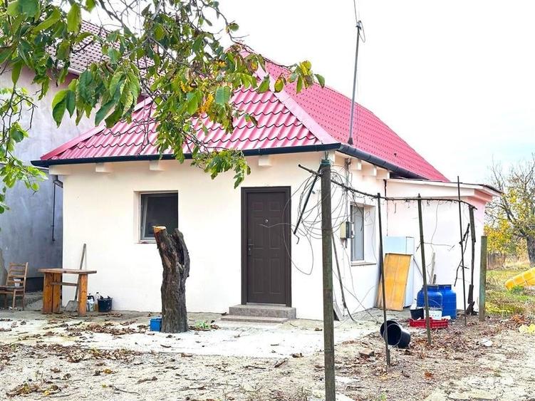 Casă cu 2 camere cu Teren 300 Mp în Aradul Nou
