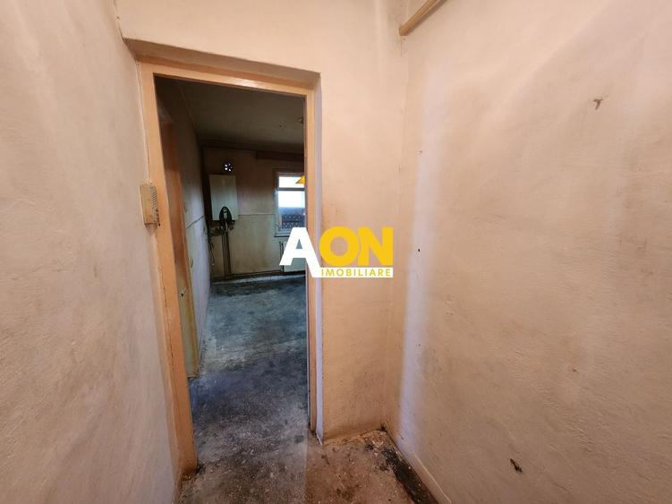 Apartament cu 3 camere decomandat în Cetate
