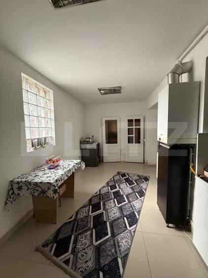 Apartament de vanzare , curte comuna, 2 camere, Zona Semicentral - 6