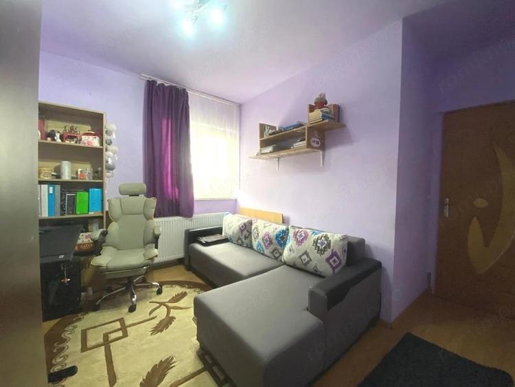 Apartament cu 3 camere decomandat în Gușterița