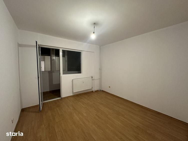 Apartament cu 3 camere decomandat în Republicii