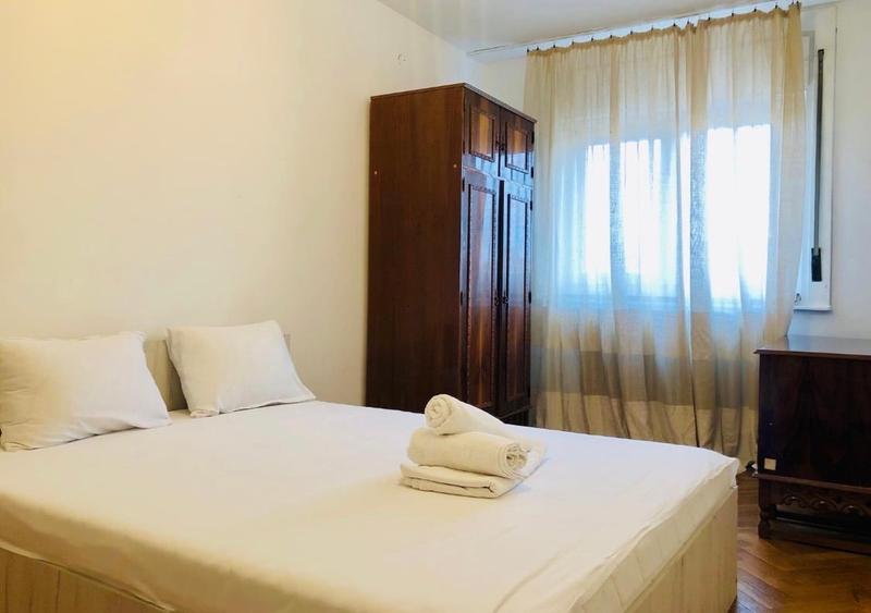 Apartament cu 4 camere decomandat, mobilat în Ultracentral