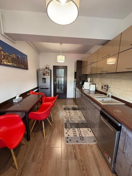 Apartament cu 2 camere decomandat, mobilat în Central