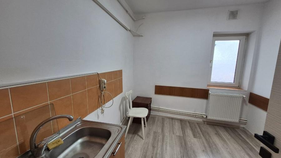 Apartament cu 3 camere in zona buna Decomandat 64 mp - 6