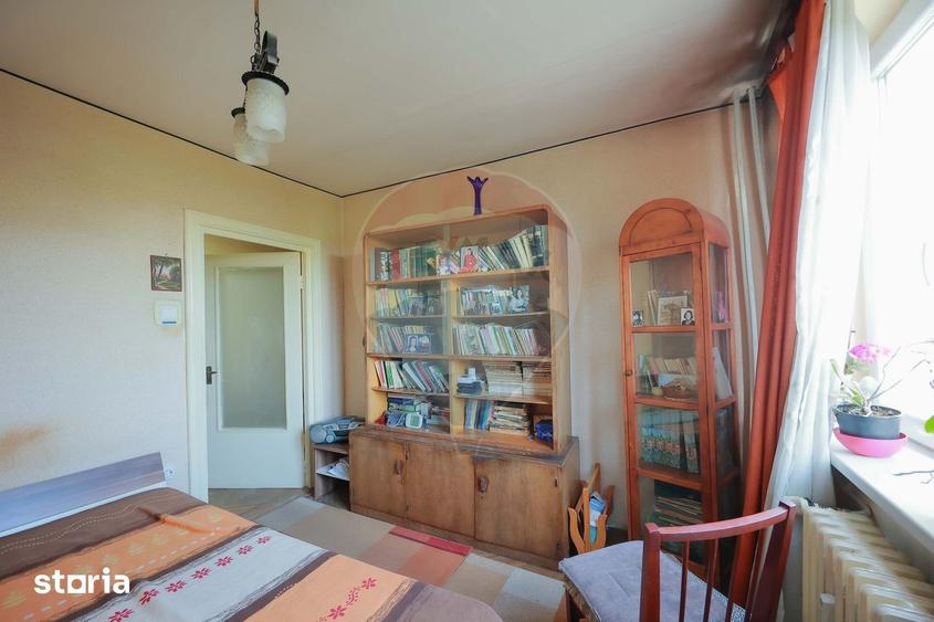 Apartament cu 4 camere decomandat în Decebal