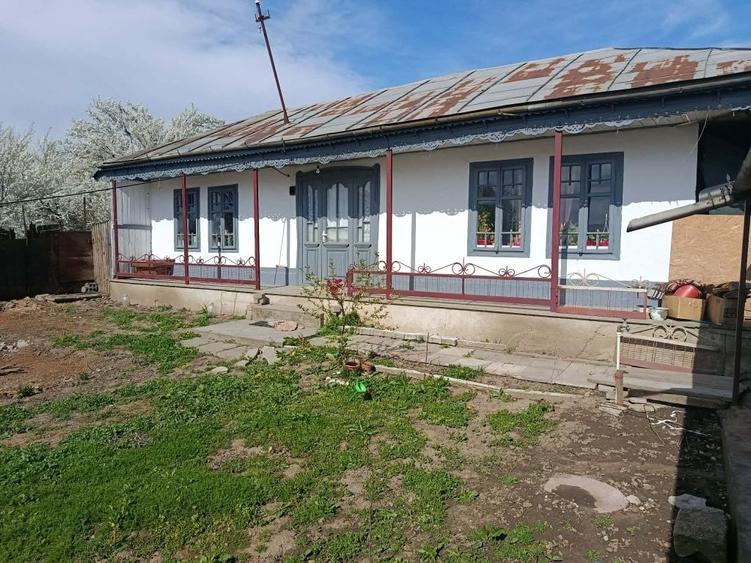 Casă cu 3 camere în Central