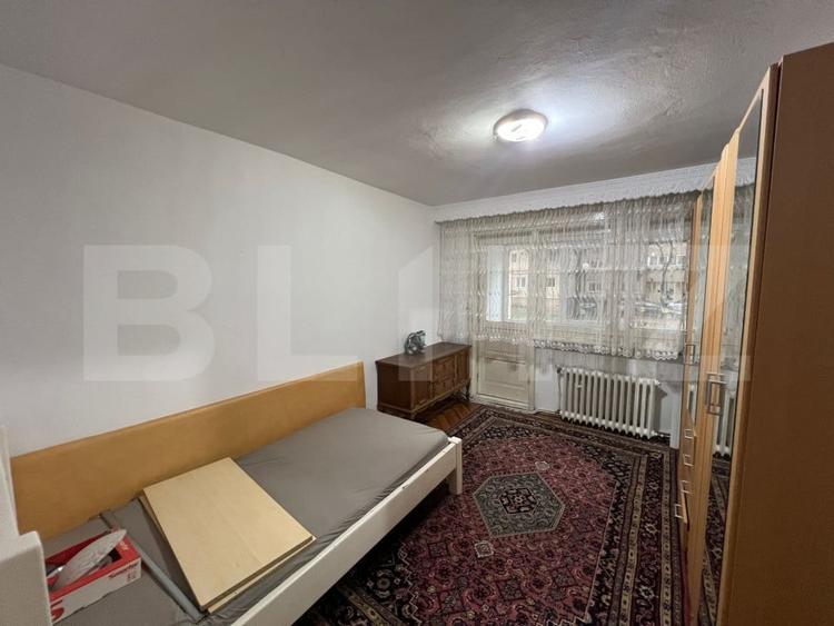 Apartament cu 3 camere decomandat, mobilat în Central — fotografia 3
