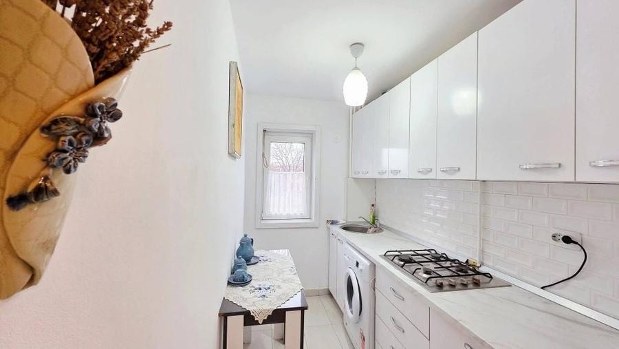 Apartament cu 2 camere semidecomandat în Romanilor