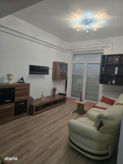Apartament cu 4 camere în Micro 17