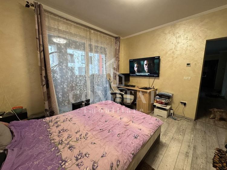 Apartament cu 4 camere semidecomandat, mobilat în Florești