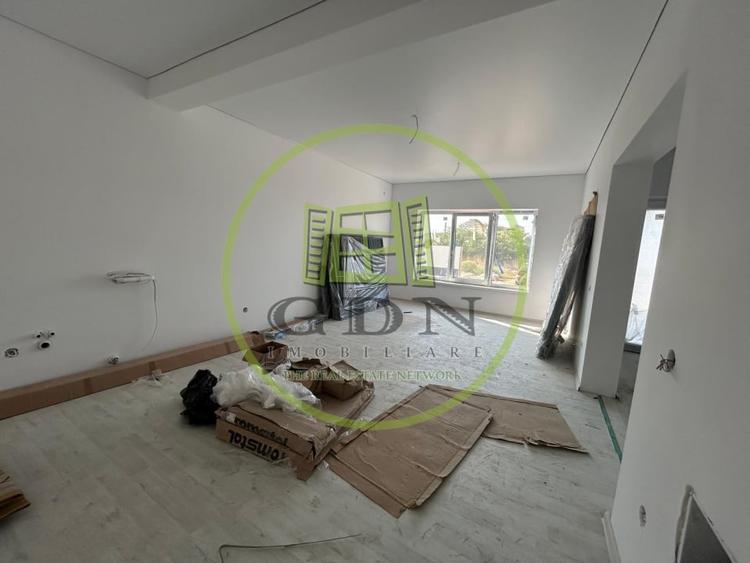 Casă individuală cu 4 camere cu Teren 300 Mp în Malu Mare