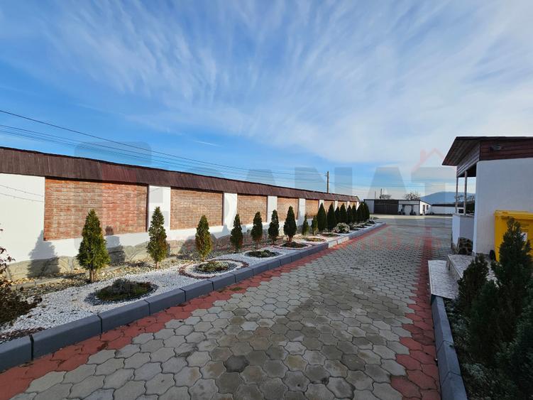 Casă individuală cu 17 camere cu Canalizare în Aeroport