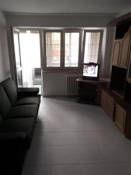 Apartament cu 2 camere semidecomandat în Berceni