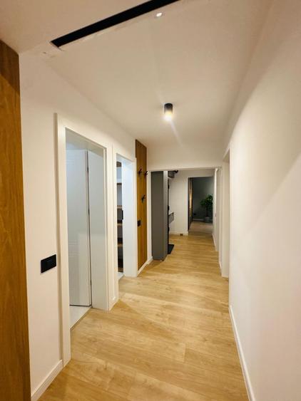 Apartament cu 3 camere decomandat, mobilat în Nerva Traian