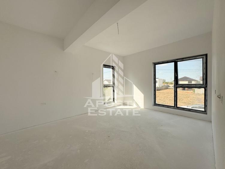 Duplex cu 6 camere cu Canalizare în Chișoda