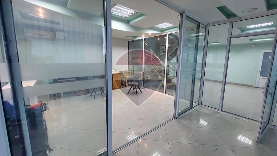 Spațiu comercial, de 880 mp, în Muntenii de Jos