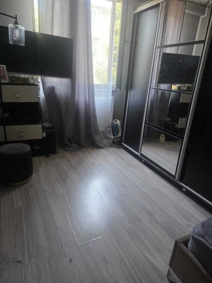 Vand apartament 2 cam apropiere metrou - 5