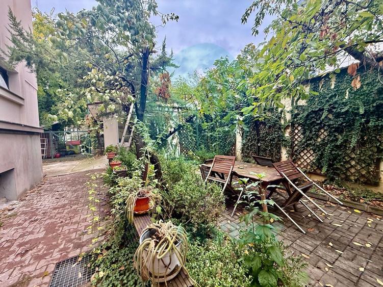 Apartament cu 4 camere decomandat în Calea Călărașilor
