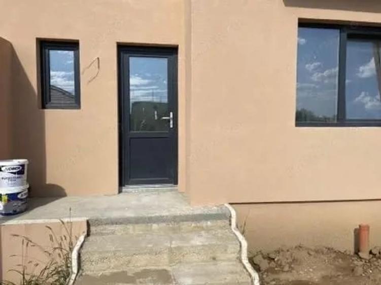 Casă cu 4 camere cu Teren 275 Mp în Urseni