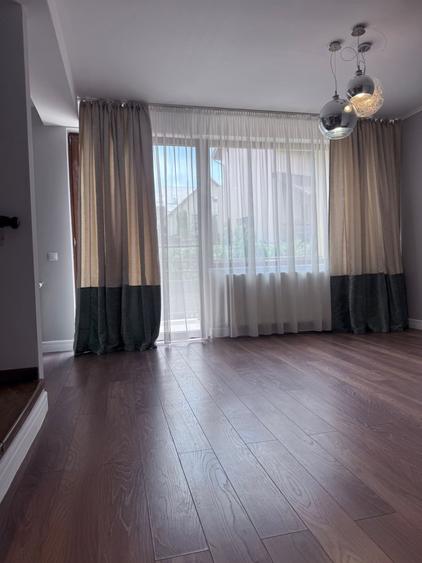 Duplex cu 5 camere cu Canalizare în Bună Ziua