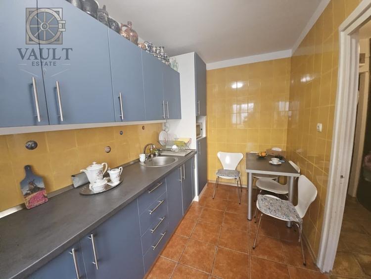 Apartament cu 3 camere decomandat în Tineretului