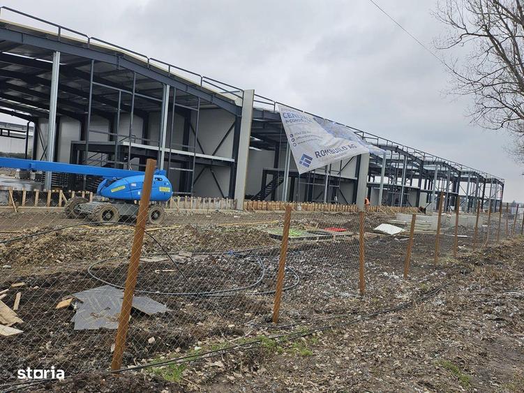 Spațiu comercial, de 535 mp, în Vidra
