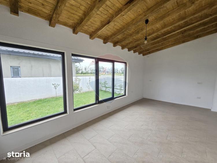 Casă cu 4 camere cu Teren 310 Mp în Vrancea