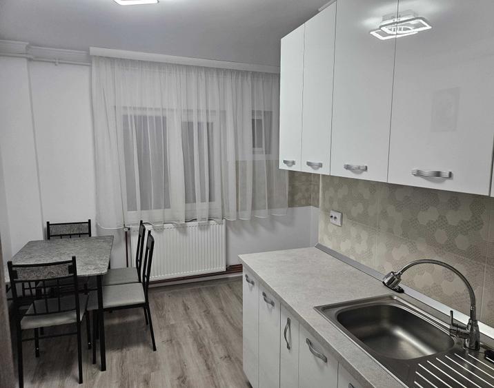 Apartament cu 2 camere semidecomandat în Trivale