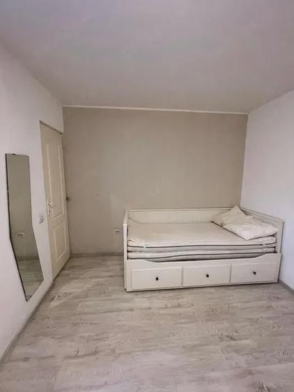 Garsonieră semidecomandată în Central