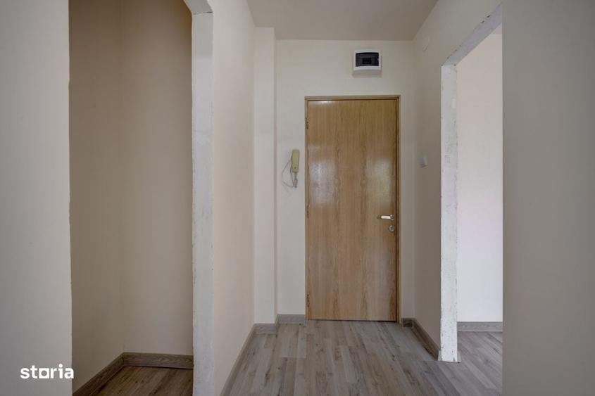 Apartament cu 3 camere semidecomandat în Titan