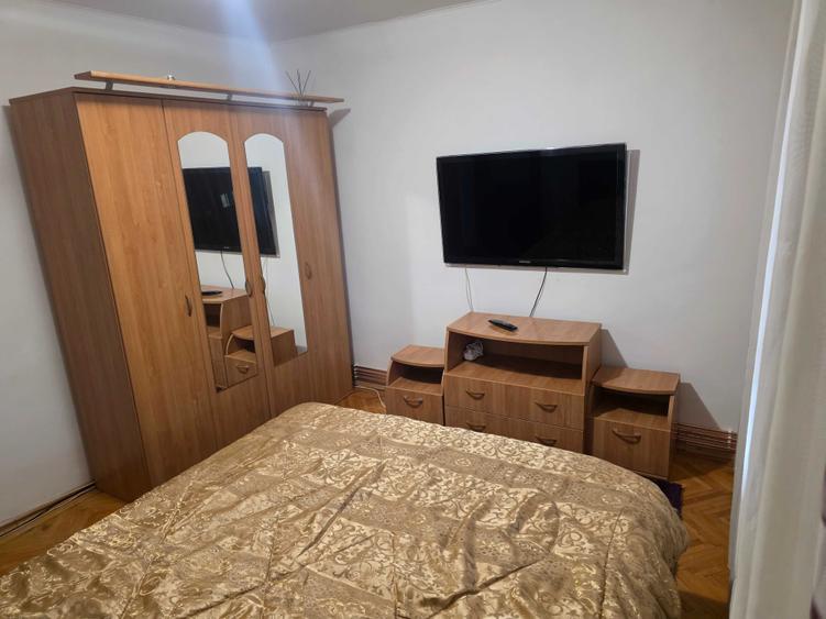 Apartament cu 2 camere decomandat în Rovine
