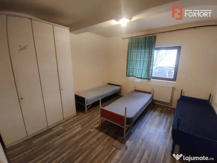 Casă cu 9 camere cu Teren 300 Mp în Dumbrăvița