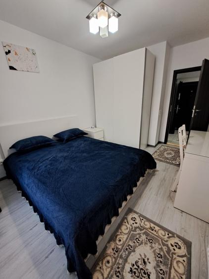 Apartament cu 2 camere decomandat în Roșu — fotografia 2