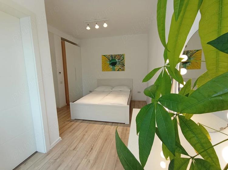 Apartament cu 3 camere decomandat, mobilat în Crișan