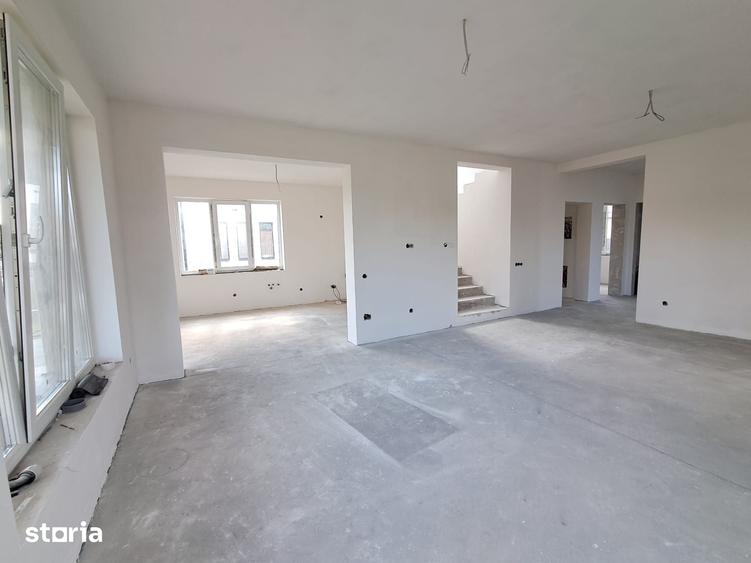 Casă cu 5 camere cu Teren 601 Mp în Apahida