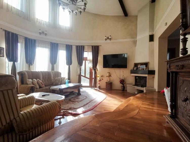 Casă individuală cu 4 camere cu Canalizare în Sud