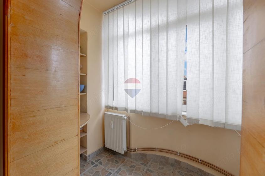 Apartament cu 2 camere semidecomandat în P-ța Spitalului