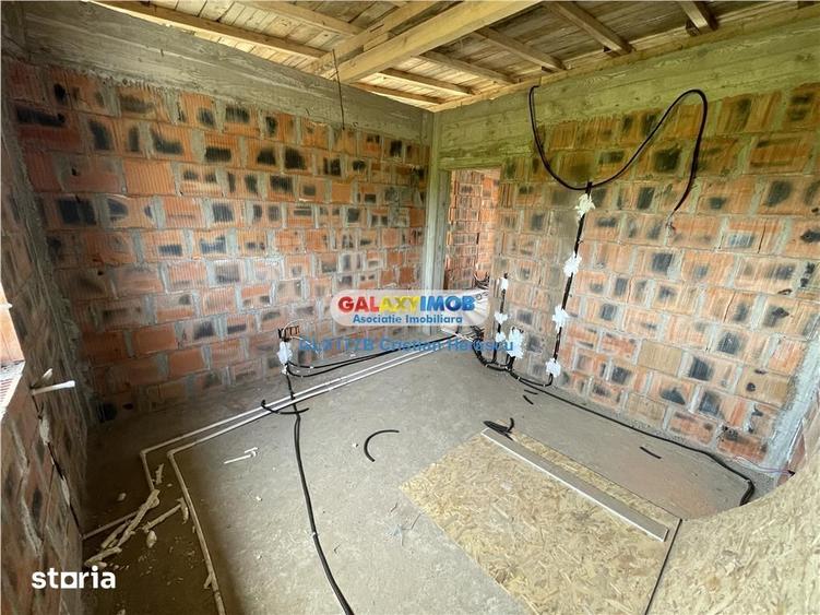 Casă cu 3 camere cu Teren 400 Mp în Crevedia