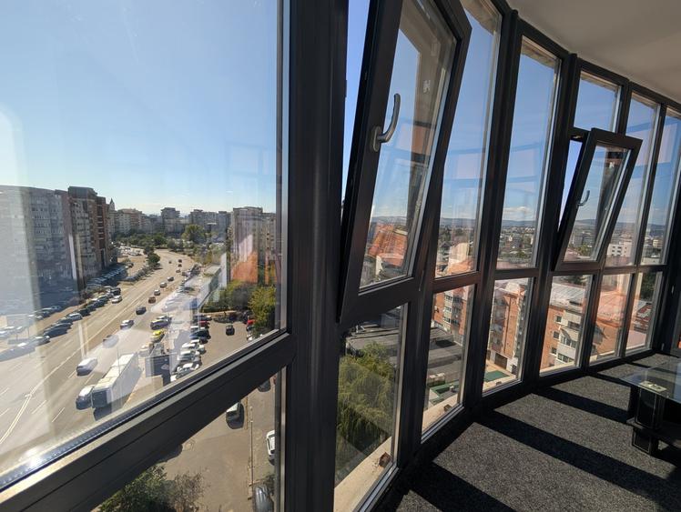 Apartament cu 2 camere semidecomandat, mobilat în 9 Mai