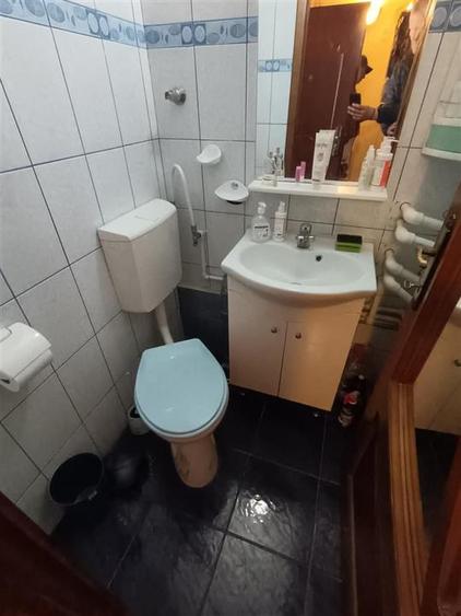 Casă individuală cu 4 camere cu Canalizare în Apollo