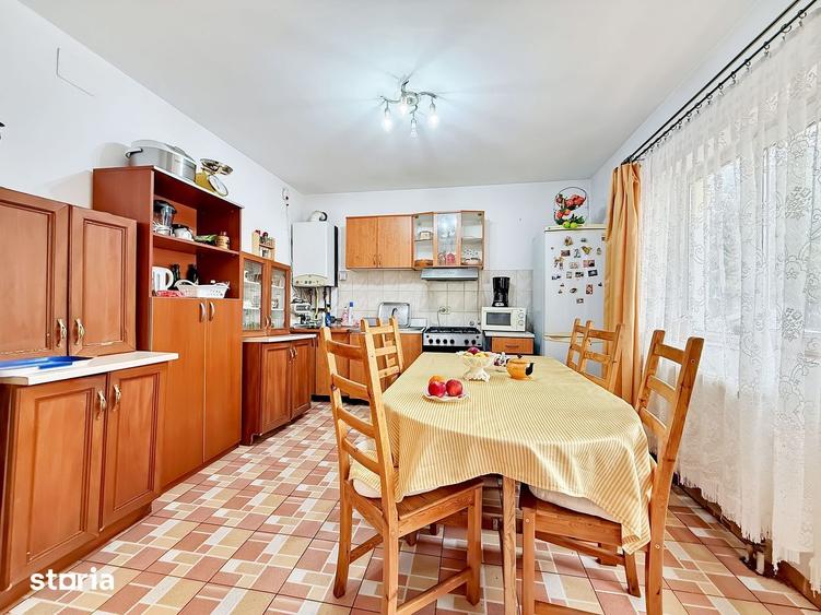 Casă cu 5 camere decomandat cu Teren 281 Mp în Șagului