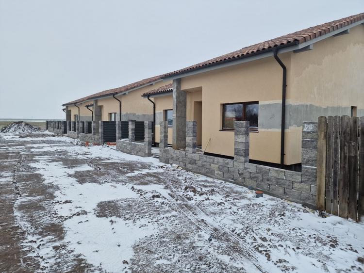 Casă individuală cu 4 camere cu Canalizare în Cernica