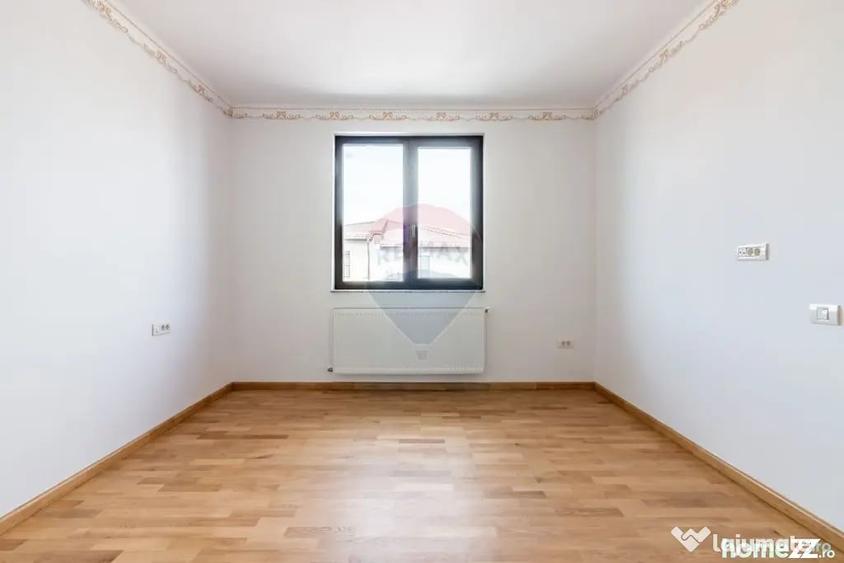 Casă cu 5 camere cu Teren 348 Mp în Central