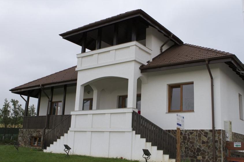 Spațiu comercial, de 620 mp, în Periferie