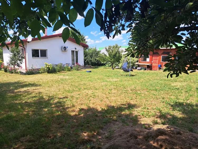 Casă cu 2 camere cu Teren 864 Mp în Central