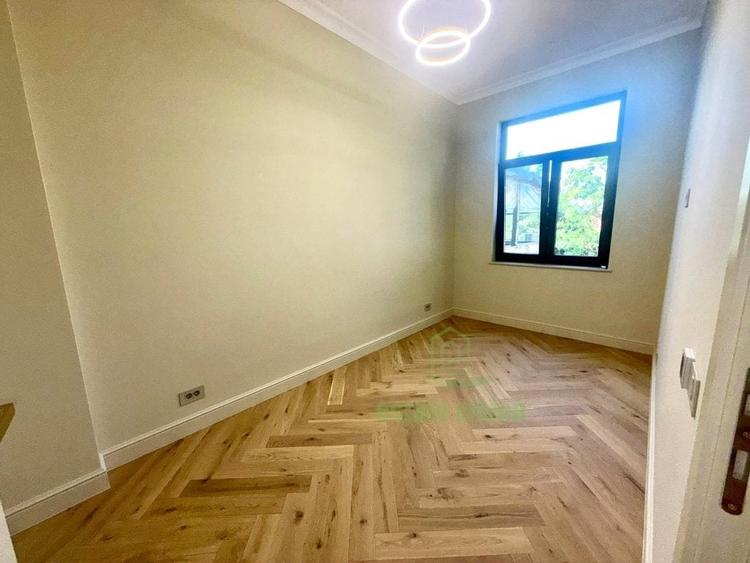 Apartament cu 4 camere semidecomandat în Romană