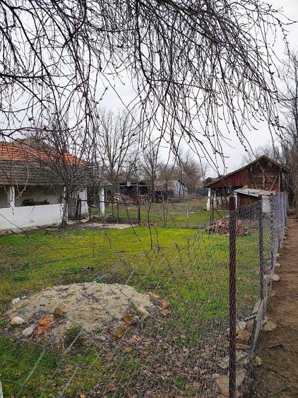 Casă cu 5 camere cu Teren 1600 Mp în Afumați